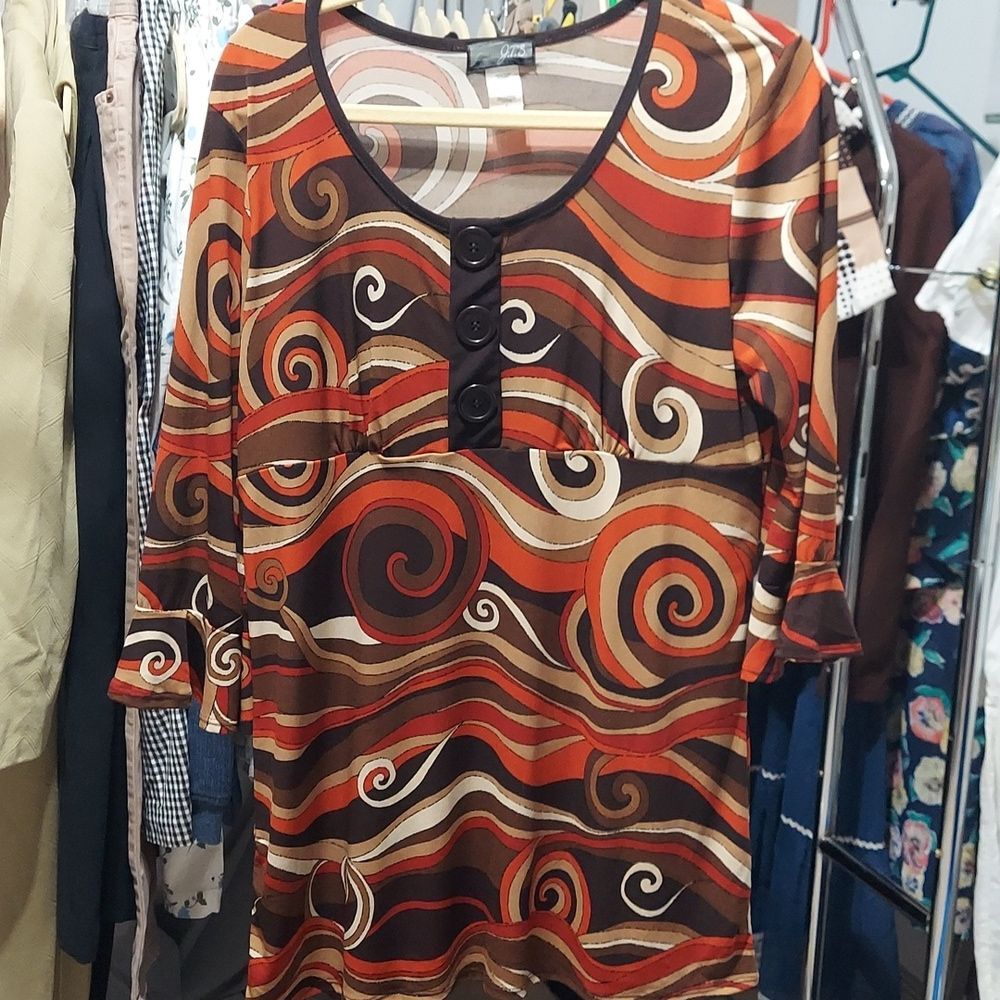J.T.B top, 3/4 sleeve size large invw252